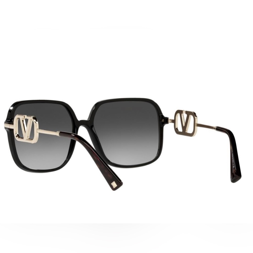 Valentino 59mm Square Sunglasses in Black/Grey Gradient Polarized